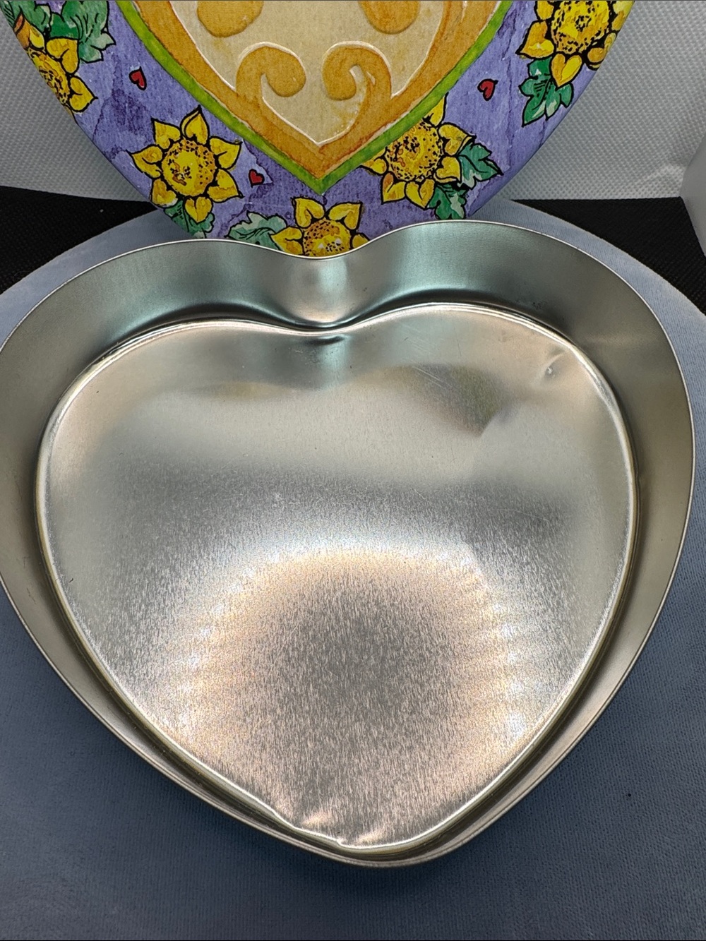 Brighton Hearts Tin set (2) - Picture 7 of 10